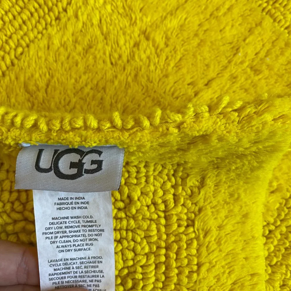 NWT UGG Bath Mat Bath Rug Yellow Cotton Reversible 20x32 in